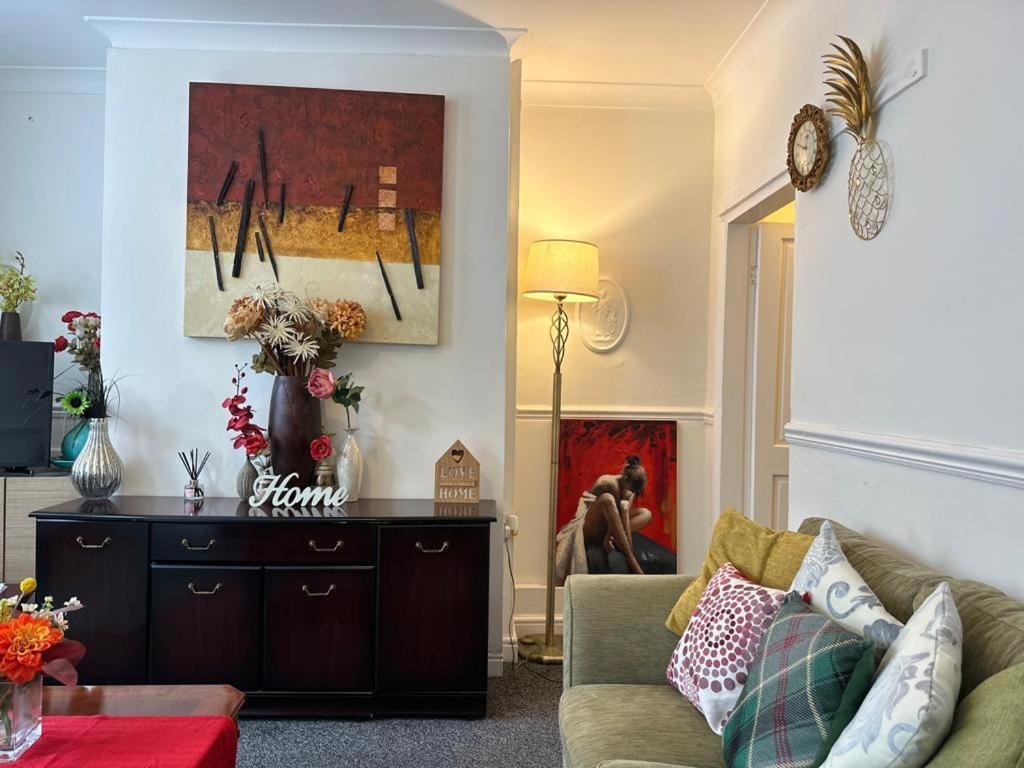 Grace'S Home Rotherham Bagian luar foto
